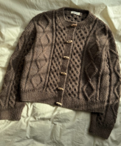 Workshop | Dagmar sweater of jacket - PetiteKnit